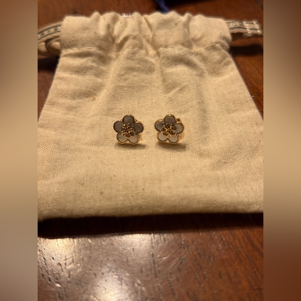 Tory Burch Kira Flower Stud earrings - gold
